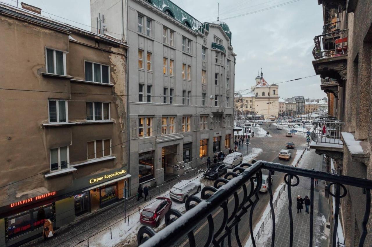Apartment On Hnatiuka With Parking Lviv Exterior photo
